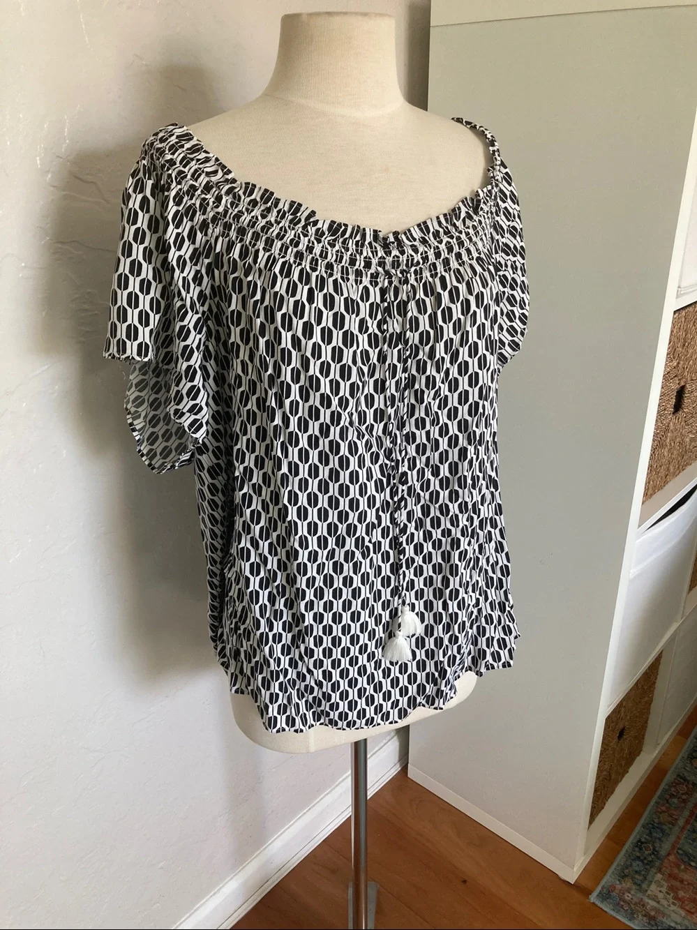 Kate Spade ♠️ Arrow Stripe Off The Shoulder Top In Fresh White/black (L)